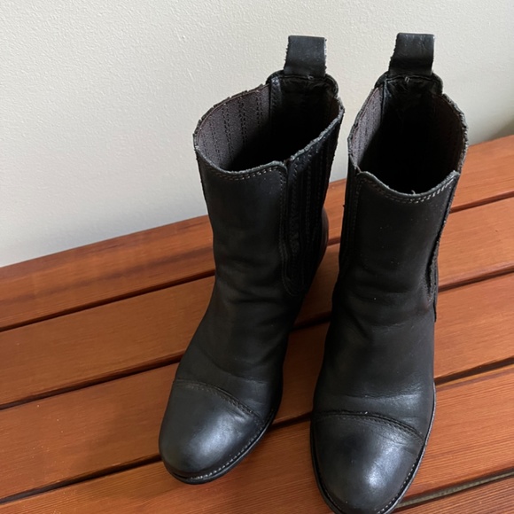 Black leather Chelsea boots made in Portugal for Cotelac (Paris) - Picture 4 of 7